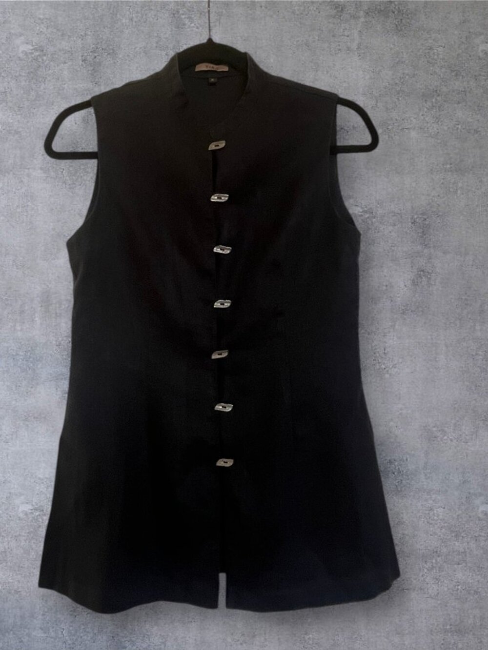 Elegant Black Linen Mandarin-Collar Sleeveless Tunic